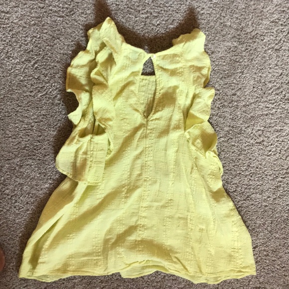 Cute flowy light yellow tank. - Picture 2 of 4